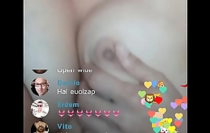 Italiana desnuda en vivo