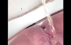 Flimsy pussy pawg peeing