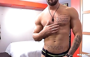 Straight French Canadian Muscle Hunk &_ His Webcam Solo